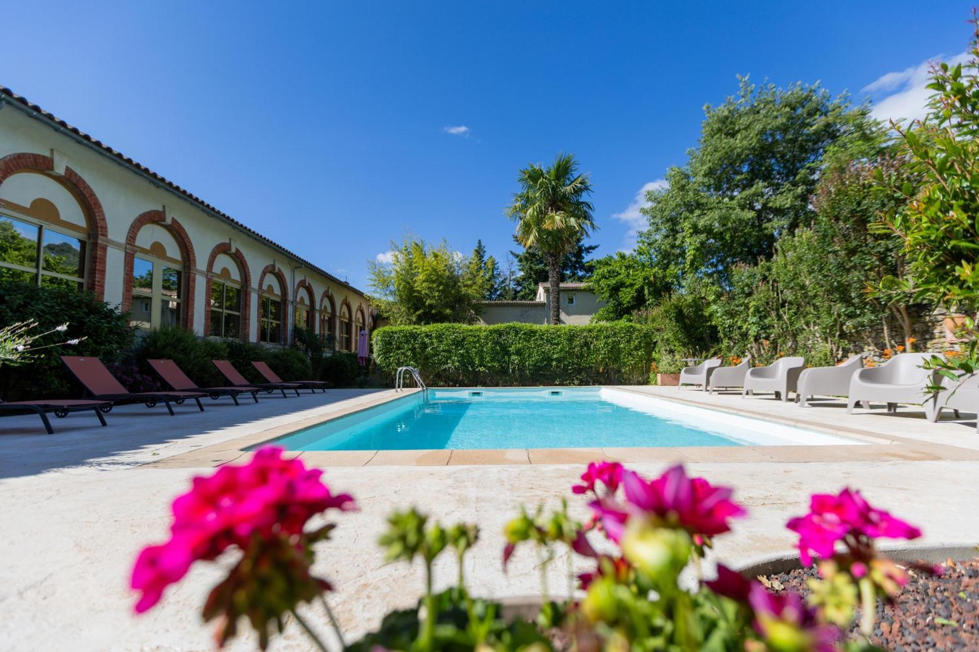 Hotel Les Bellugues Saint-Jean-du-Gard Extérieur photo