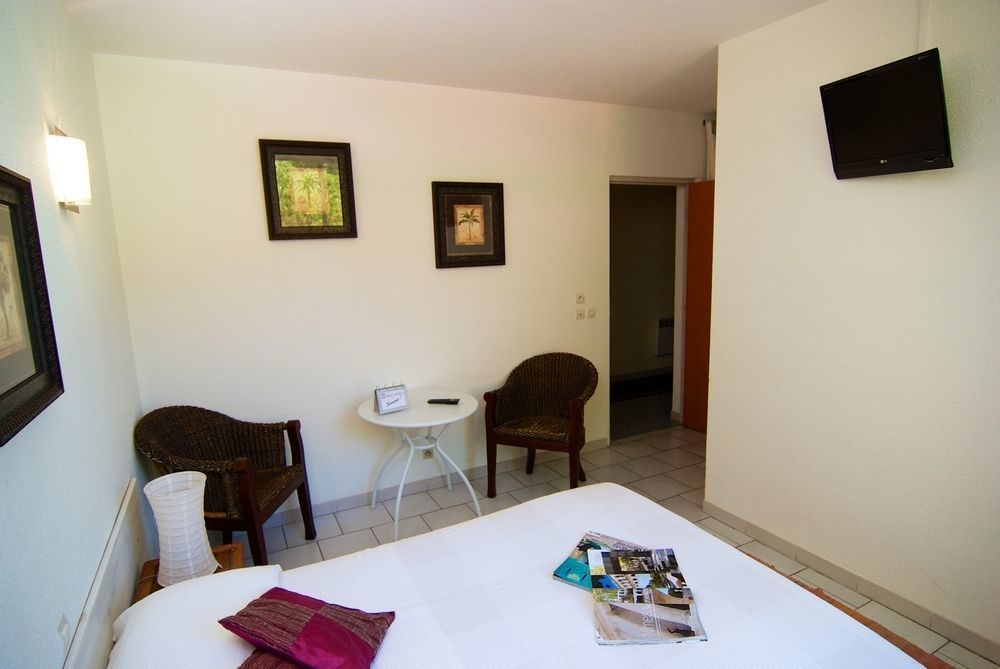 Hotel Les Bellugues Saint-Jean-du-Gard Extérieur photo