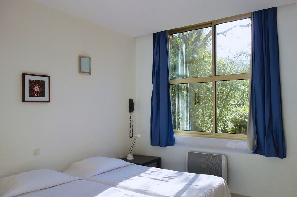 Hotel Les Bellugues Saint-Jean-du-Gard Extérieur photo