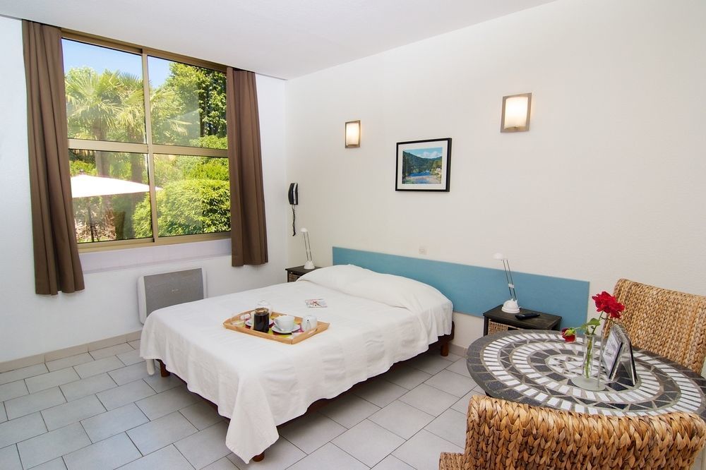 Hotel Les Bellugues Saint-Jean-du-Gard Extérieur photo