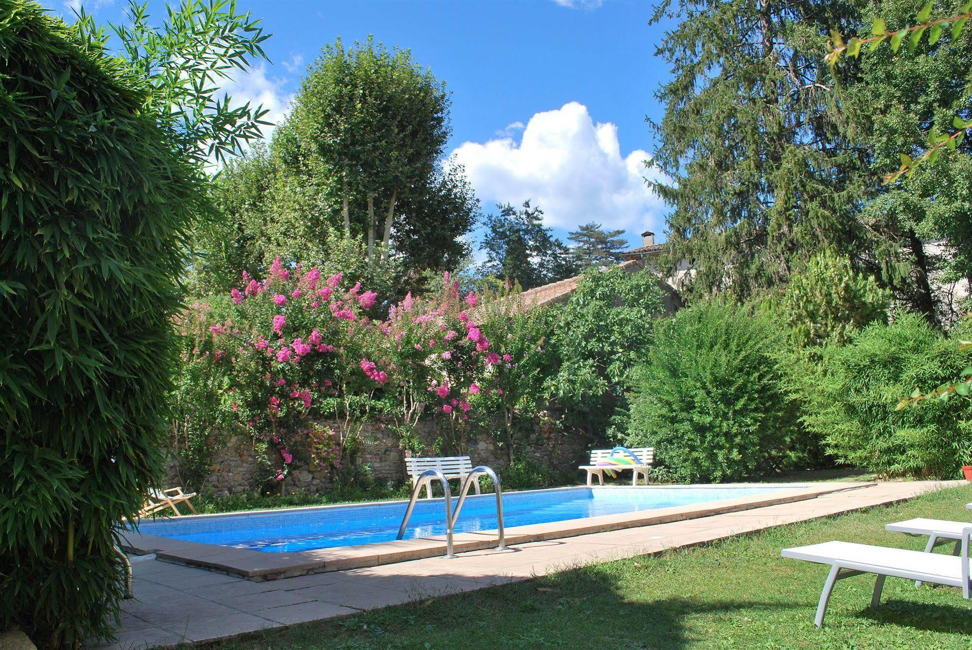 Hotel Les Bellugues Saint-Jean-du-Gard Extérieur photo